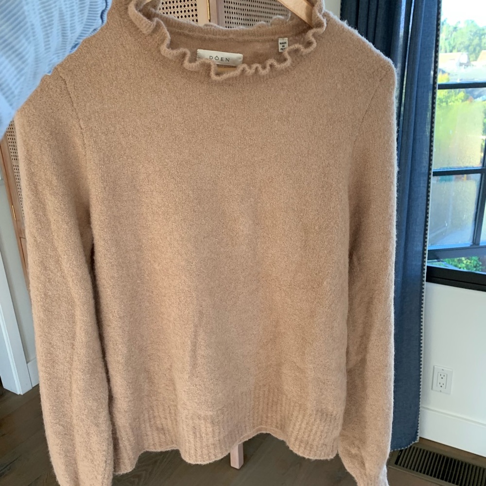 Brand new Doen Assis sweater in camel